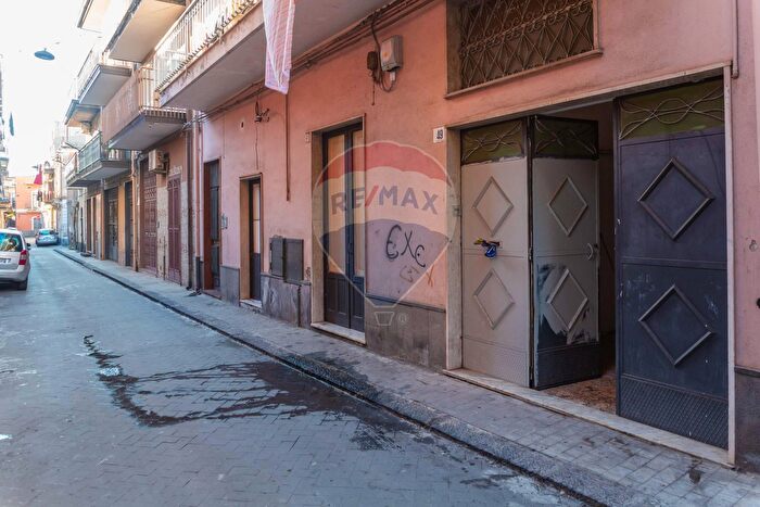 Appartamento con 8 locali in affitto in Via Fabio Filzi, Paterno