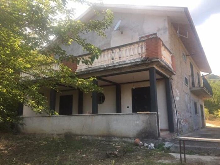 Casa con 6 locali in vendita in Via Castagna, SantAmbrogio Sul Garigliano