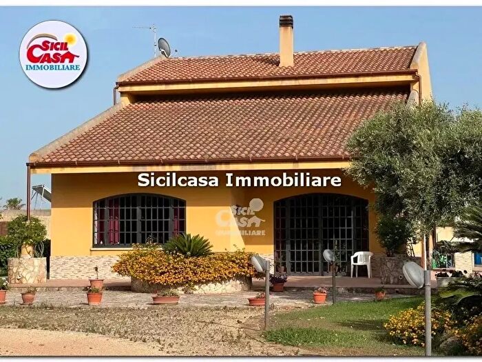Casa con 10 locali in vendita in Marsala