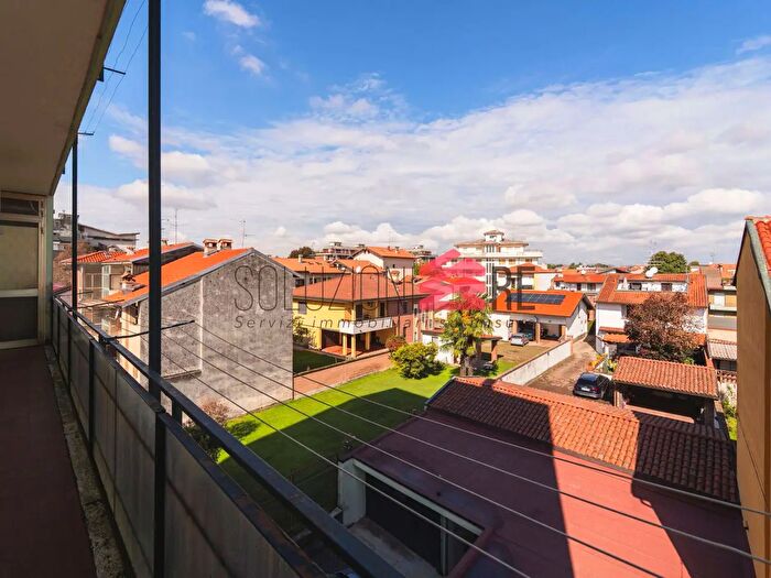 Appartamento quadrilocale in vendita in Via San Martino, Galliate
