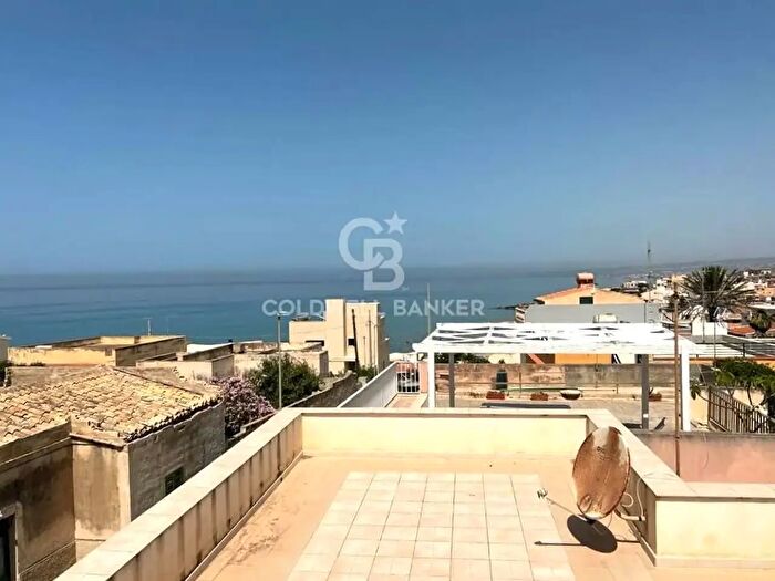 Casa con 7 locali in vendita in Via Gogol, Scicli