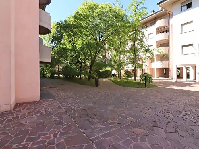Appartamento trilocale in vendita in Via Luigi Cadorna, Vimercate