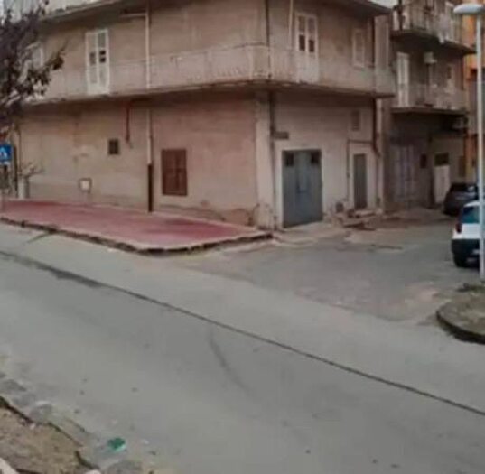 Appartamento con 6 locali in vendita in Via Armando Diaz, Palma Di Montechiaro