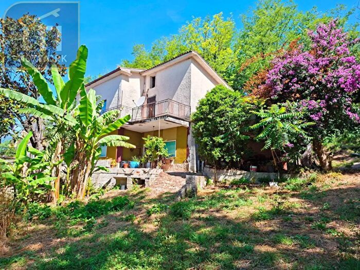 Casa con 6 locali in vendita in Via Tufo, Cassino