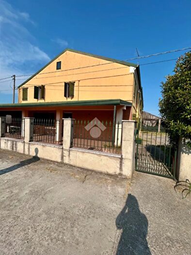 Casa quadrilocale in vendita in Via Macello, Bovolenta