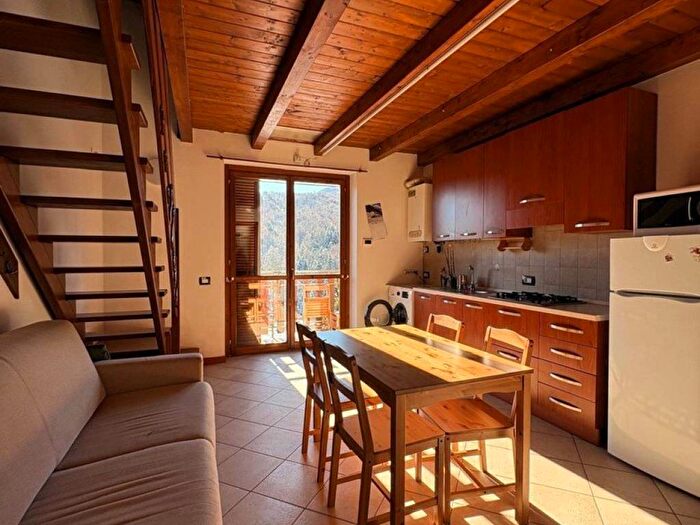 Appartamento bilocale in affitto in Via Palli snc, Lanzo DIntelvi, Alta Valle Intelvi