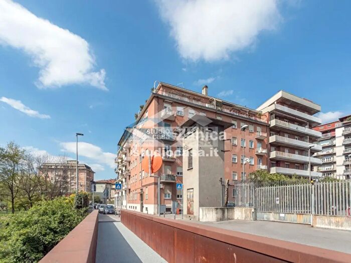 Appartamento trilocale in vendita in Via Galgario, Bergamo