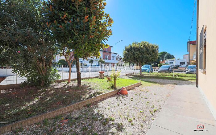 Casa con 8 locali in vendita in Via Canaletto, Lugo