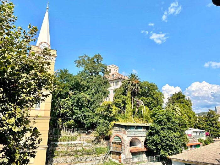 Appartamento trilocale in affitto in Via Vado, Sestri Ponente, Genova