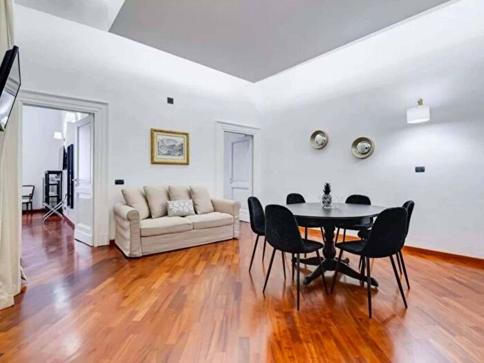 Appartamento trilocale in affitto in Piazza Mignanelli, Spagna, Roma