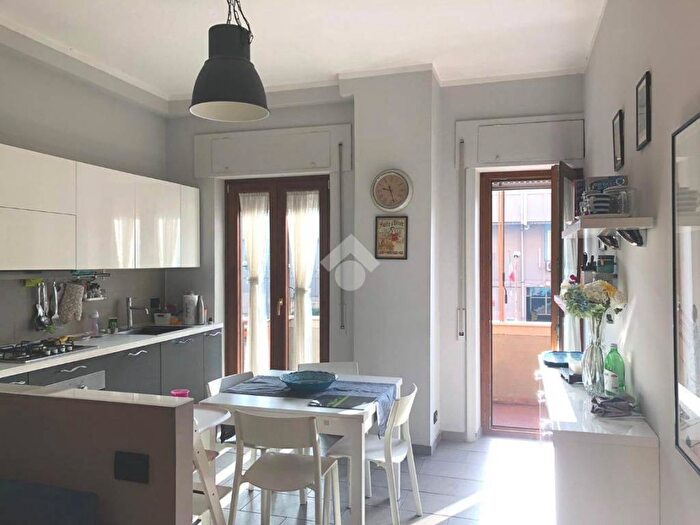 Appartamento trilocale in affitto in Via Nemi, Colli Albani, Roma