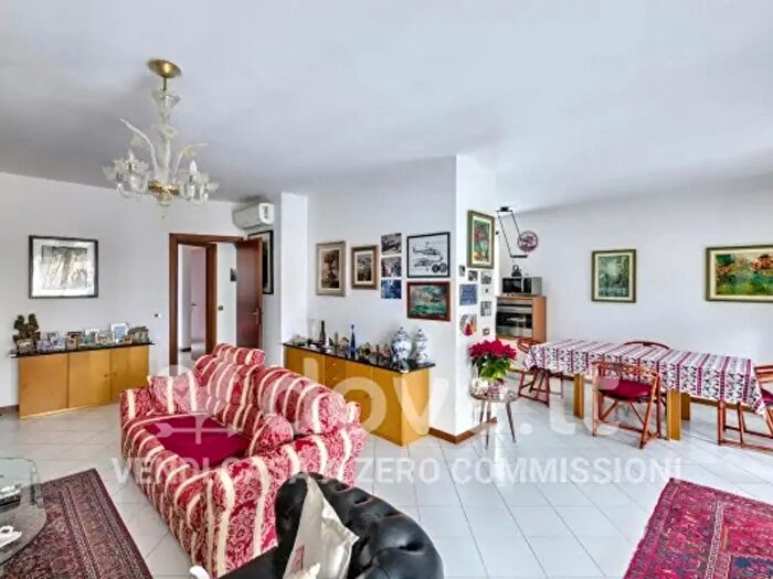 Appartamento trilocale in vendita in Via Antonio Vivaldi, Cavaria Con Premezzo