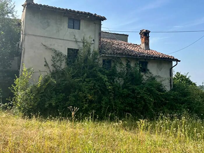 Casa con 6 locali in vendita in Vigoleno, Vernasca