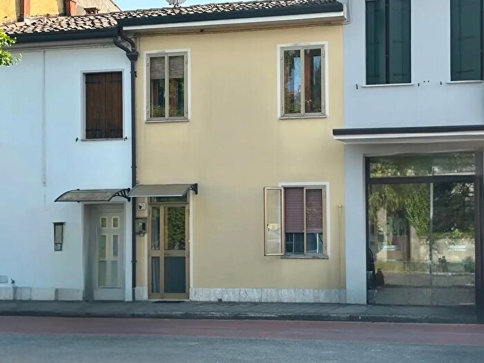 Casa trilocale in vendita in Via Matteotti Snc, Montagnana