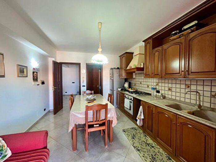 Appartamento trilocale in vendita in Contrada Passo Barone, Santo Stefano Di Camastra