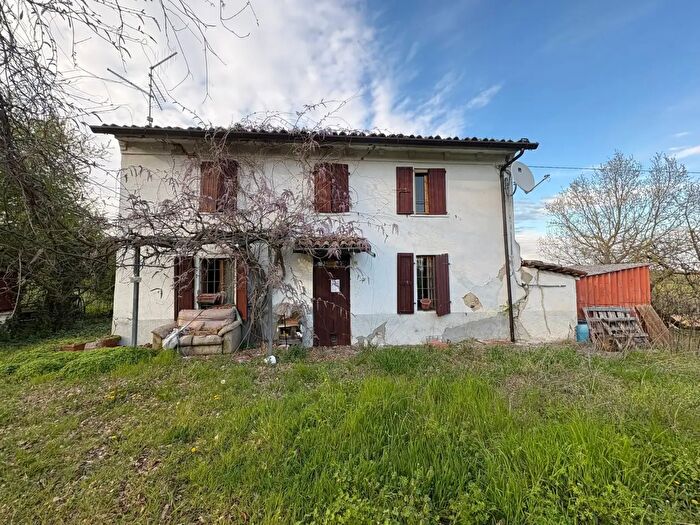 Casa trilocale in vendita in Ziano Piacentino