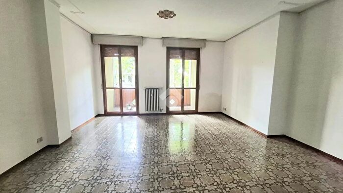 Appartamento con 5 locali in vendita in Viale Risorgimento, Reggio Emilia