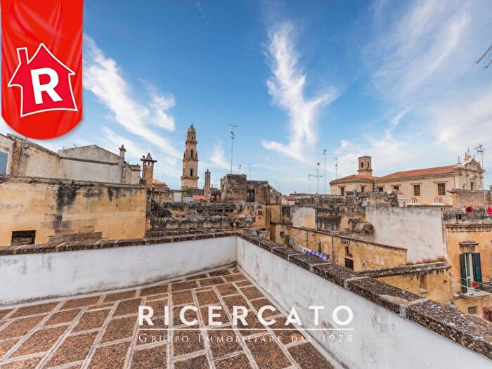 Casa trilocale in affitto in Vico Storto Carità Vecchia, Centro Storico, Lecce