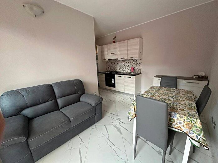 Appartamento bilocale in affitto in Via Sarca, Centro, Lainate