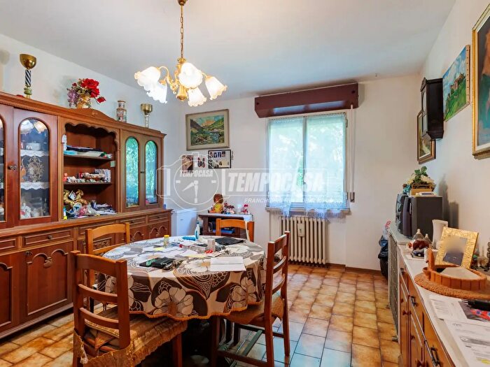 Appartamento quadrilocale in vendita in Via Passo delle Guadine, Parma