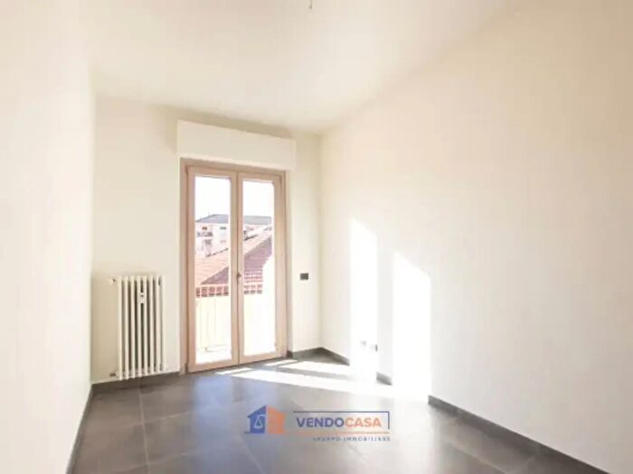 Appartamento trilocale in vendita in Via Aurelio Robino, Canelli