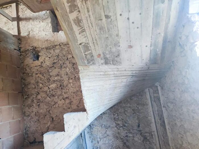 Casa con 8 locali in vendita in Minturno