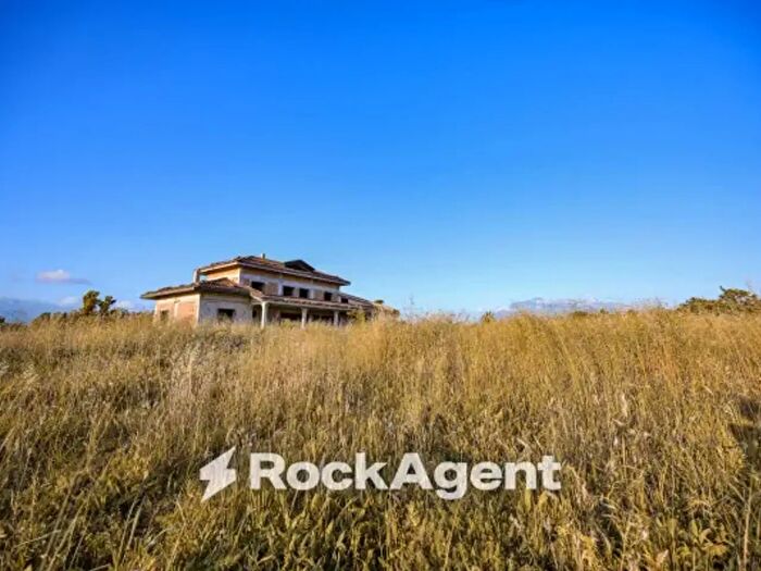Casa con 6 locali in vendita in Via Alessandro Manzoni Snc, Altavilla Silentina