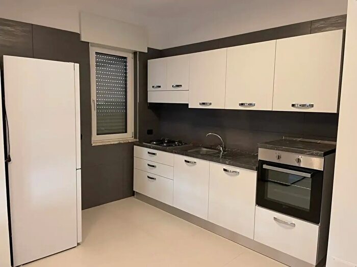 Appartamento trilocale in affitto in Marsicovetere