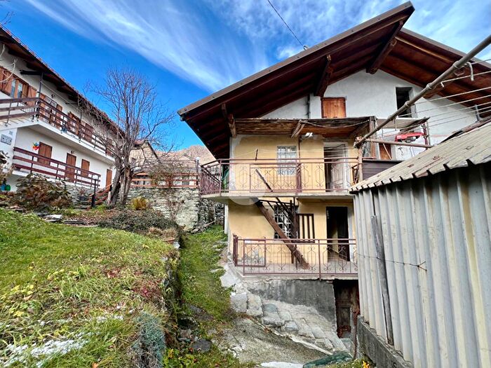 Casa trilocale in vendita in Frazione Tornetti, Viu