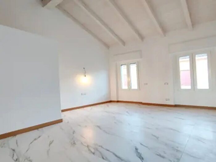 Appartamento trilocale in vendita in Via a Chaniach, Pogliano Milanese