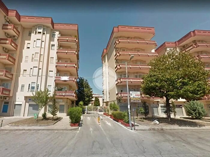 Appartamento con 5 locali in vendita in Via Giuseppe Avezzana, Santa Maria Capua Vetere