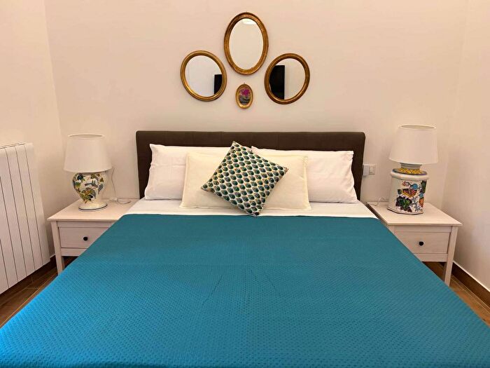 Appartamento bilocale in affitto in Vico Banchi Nuovi, Centro Storico, Napoli