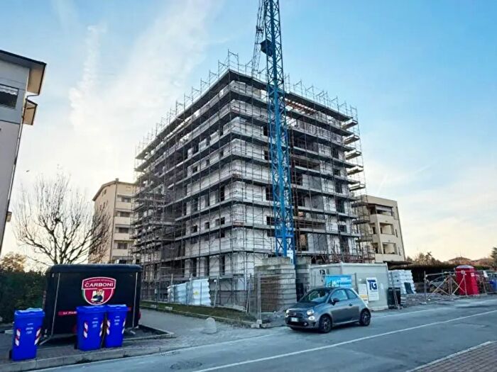 Appartamento quadrilocale in vendita in Via Erberto Carboni, Parma