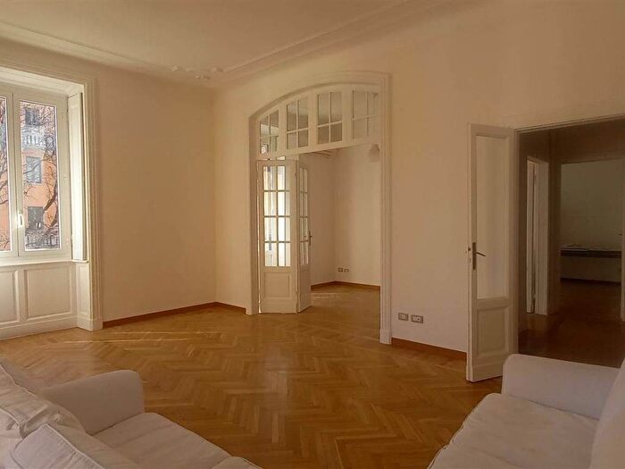 Appartamento trilocale in affitto in Cadore, Milano