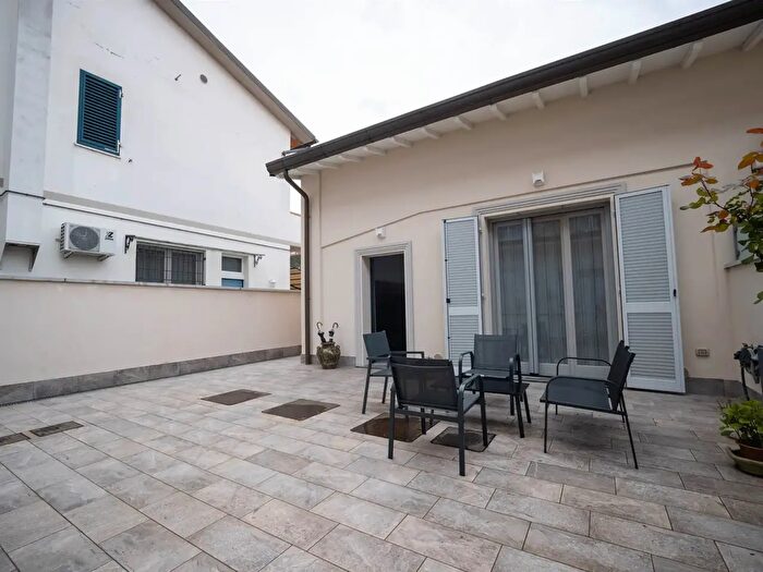 Casa trilocale in vendita in Via Donizetti, Campi Bisenzio