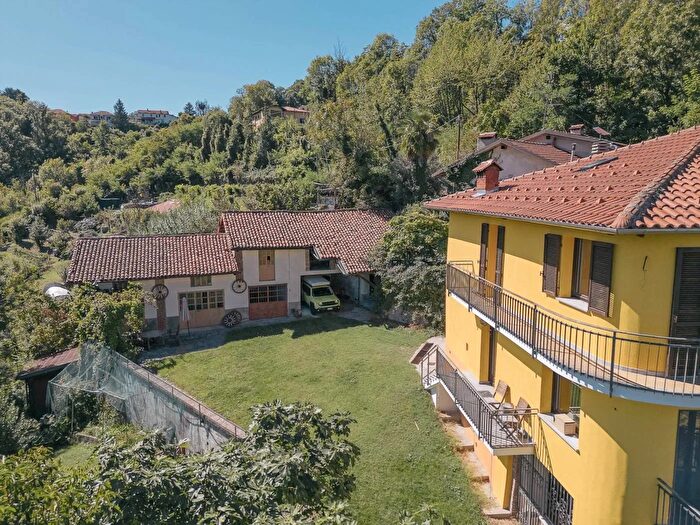 Casa con 6 locali in vendita in Strada Tetti Bianco Castiglione Torinese, Castiglione Torinese