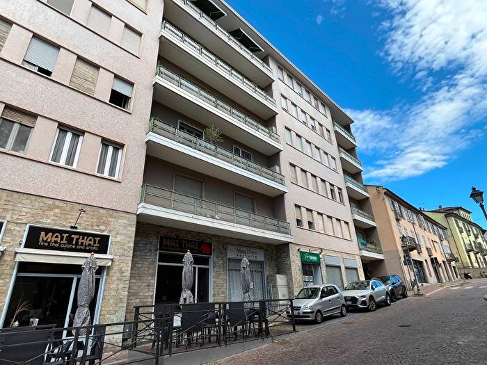 Appartamento trilocale in affitto in Via Guglielmo Marconi, Centro Storico, Chieri