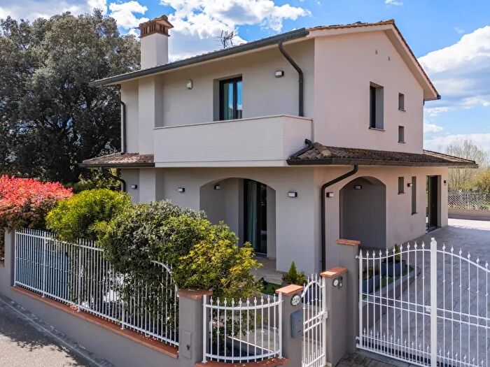 Casa con 5 locali in vendita in a di Montevisi, Pontedera