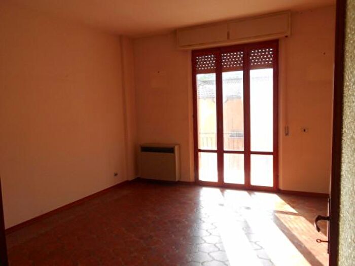 Appartamento trilocale in vendita in Via Esino, Monte Roberto