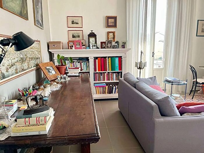 Appartamento con 5 locali in vendita in Viale De Amicis, Firenze