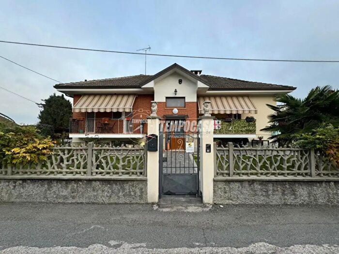 Casa con 6 locali in vendita in Via Agostino Botta, Savigliano