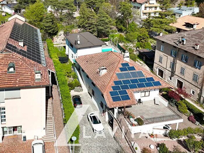 Casa con 5 locali in vendita in Via Pini, Egna