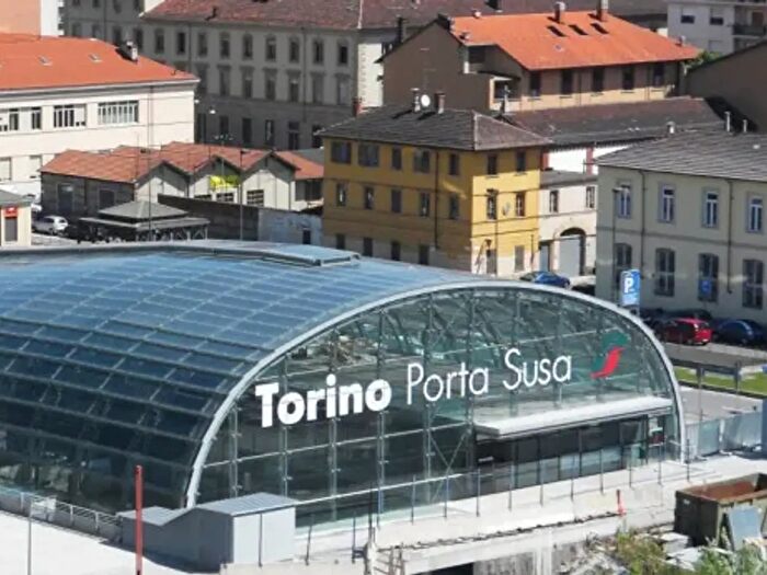 Appartamento con 5 locali in vendita in Via Bernardino Drovetti, Torino