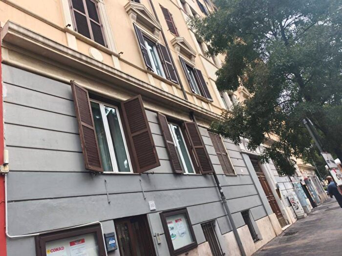 Appartamento bilocale in affitto in Via Albalonga, Re di Roma, Roma