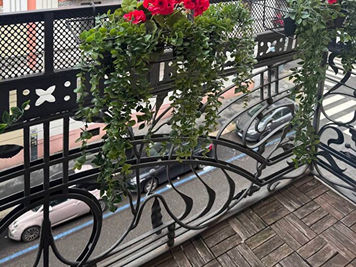 Appartamento trilocale in affitto in Via Ciro Menotti, Indipendenza, Milano