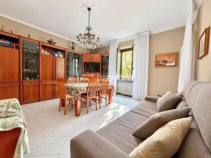 Appartamento trilocale in vendita in Via Mecenate, Milano