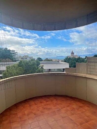 Appartamento con 6 locali in affitto in Bonaria, Cagliari