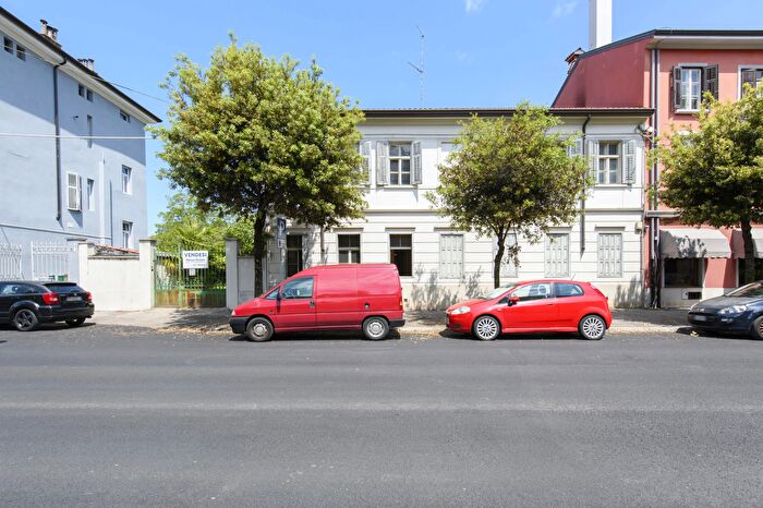 Casa con 9 locali in vendita in Gorizia Via del Rafut, Gorizia
