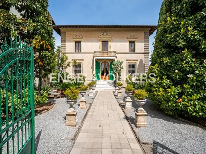 Casa con 6 locali in vendita in Viale Vincenzo Martini, Monsummano Terme