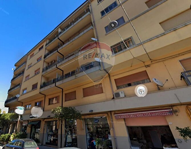 Appartamento con 7 locali in vendita in Via Trapani, Enna